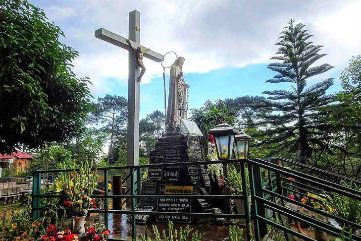 Our lady of Mang Den 